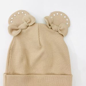 Cappello con orecchiette di perle Jamiks