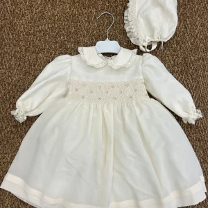 Abito cerimonia bimba con cuffia dettagli merletto Piccola Giuggiola